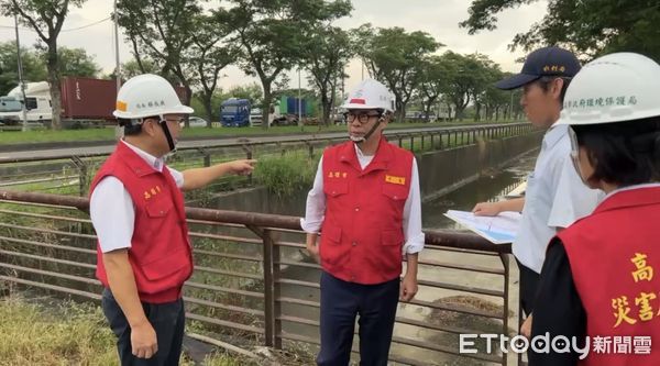 ▲▼高雄市長陳其邁視察防颱準備工作。（圖／記者賴文萱翻攝）