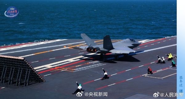 ▲▼「福建艦」成功完成殲-15T、殲-35與空警-600三型艦載機的首次彈射起飛與阻攔着艦訓練。（圖／翻攝自央視新聞）