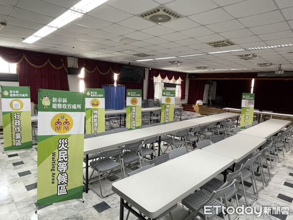 ▲市長黃偉哲22日要求各區公所全面拉高戒備，落實分區聯防、就近安置、即時動員。（記者林東良翻攝，下同）