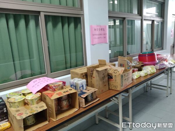 ▲市長黃偉哲22日要求各區公所全面拉高戒備，落實分區聯防、就近安置、即時動員。（記者林東良翻攝，下同）