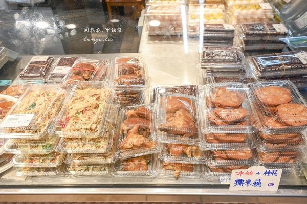 ▲▼台大公館美食「賢夫美食」，水源市場30年老攤，必買超人氣紫米芋頭糕好吃不甜膩推薦。（圖／部落客周花花提供）
