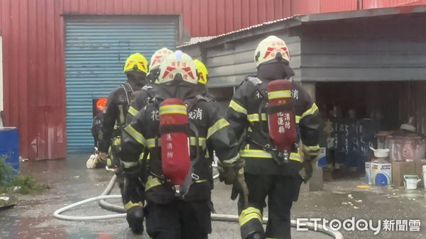 ▲▼花蓮烤漆工廠遭雷擊火警。（圖／記者王兆麟翻攝）