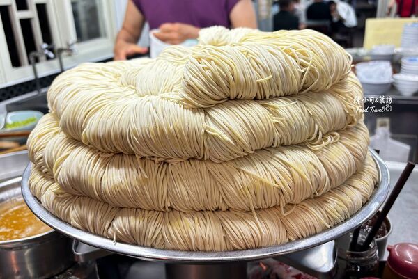 ▲▼宜蘭美食「大麵章」，宜蘭車站附近營業至凌晨的麻醬麵店。（圖／部落客陳小可提供）