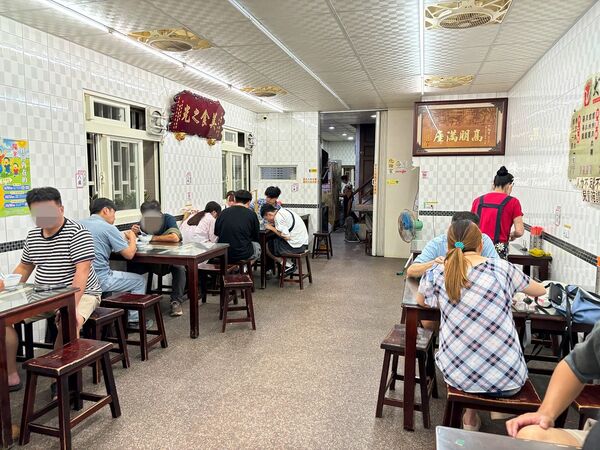 ▲▼宜蘭美食「大麵章」，宜蘭車站附近營業至凌晨的麻醬麵店。（圖／部落客陳小可提供）