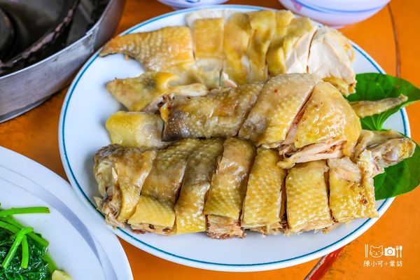 ▲▼三峽美食「荒郊野外土雞城」，享受溪谷景觀的在地美食餐廳。（圖／部落客陳小可提供）