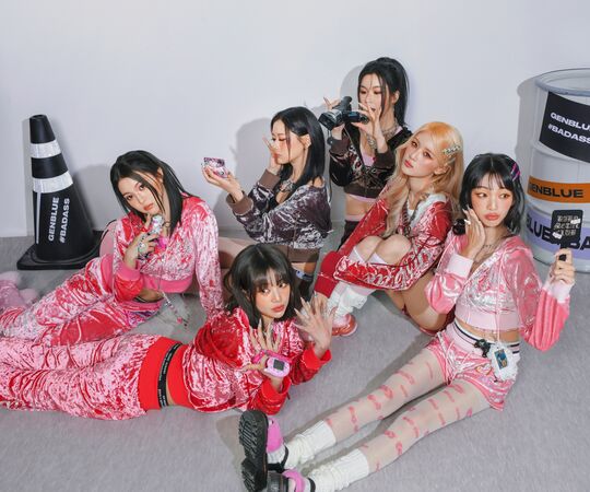 ▲▼ 幻藍小熊為了詮釋「壞女孩」卯足全力。（圖／天空娛樂提供）