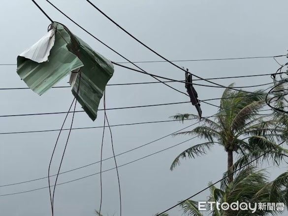 ▲達仁鄉安朔村疑似龍捲風過境。（圖／記者楊晨東翻攝）