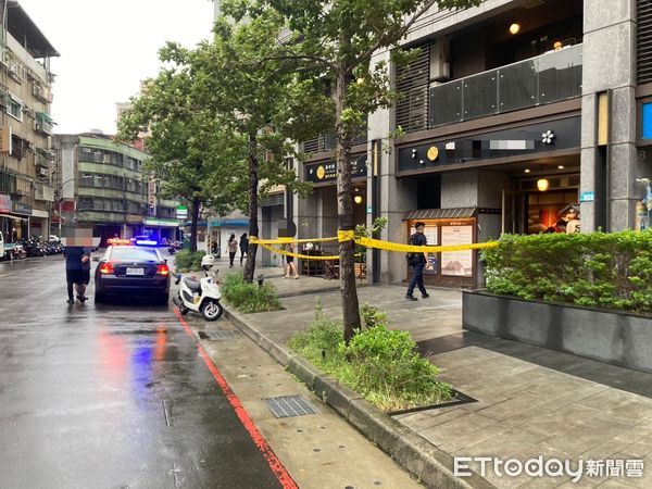 ▲▼新北市海山區松江街一家養生會館，今日上午遭不明人士潑汽油並點燃  。（圖／記者陳以昇翻攝）