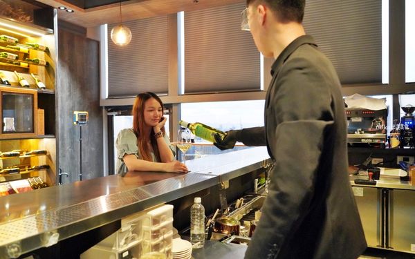 ▲▼「Ageless私享所」超隱密城市秘境私享，中西合併頂級私廚料理，獨立包廂＋私人管家，獨享22樓獨立超大景觀露台的101與台北城市夜景。（圖／部落客Mika提供）