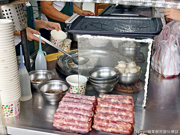 ▲▼新竹香山美食推薦「鷹王肉圓」，榮獲米其林必比登推介，60年老字號超人氣銅板小吃外帶。（圖／部落客DARREN提供）