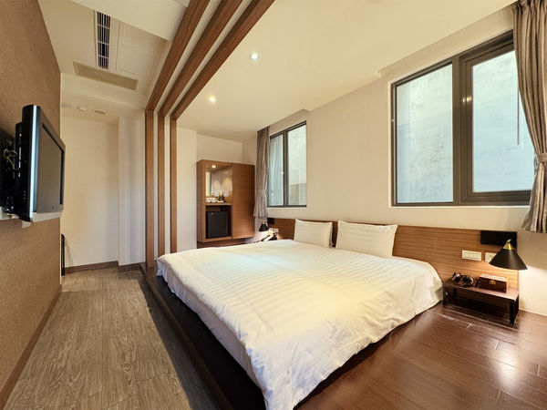 ▲小鹿文娛旅宿集團今（23日）宣布誕生新品牌「偵探寓所」，首間位於花蓮市林森路美食商圈。（圖／小鹿文娛提供）