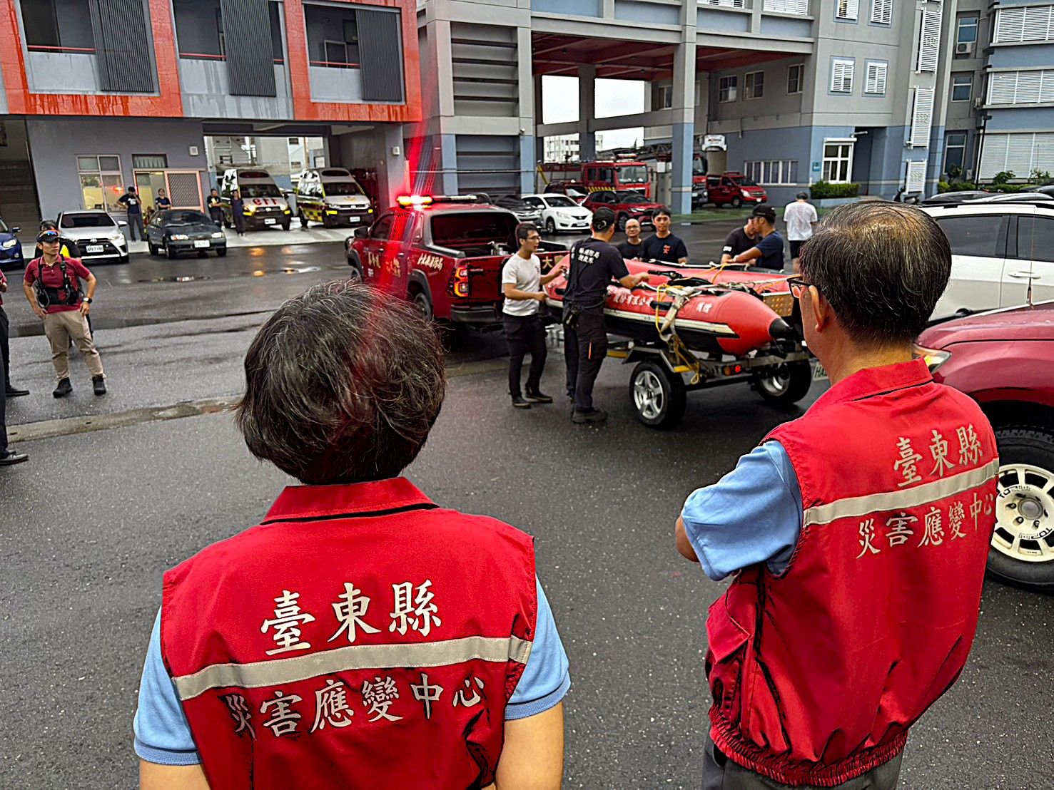 ▲▼花蓮堰塞湖溢流以後，台東縣府立即派人馳援。（圖／翻攝臉書／饒慶鈴）