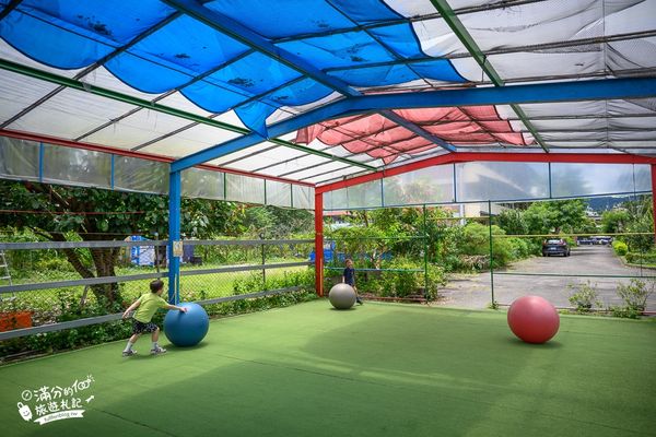 ▲▼南投蝴蝶小鎮生態休閒園區「木生昆蟲博物館」，最新門票資訊，蝴蝶會停在你身上的夢幻蝴蝶園。（圖／部落客滿分提供）