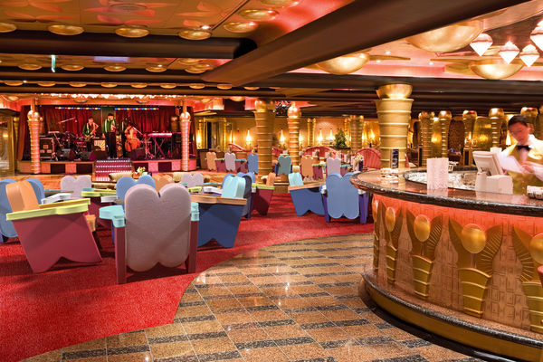 ▲歌詩達郵輪莎倫娜號Costa Serena重磅升級,大廳,阿波羅大酒吧,尊享套房效果圖。（圖／業者提供）