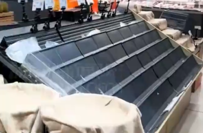 ▲廣東超商被搶空只剩辣椒。（圖／翻攝自微博，上同）