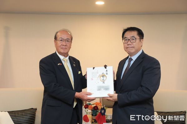 ▲日本金澤市議會議長前誠一率團拜會台南市長黃偉哲，雙方就文化與教育交流深入對談。（記者林東良翻攝，下同）
