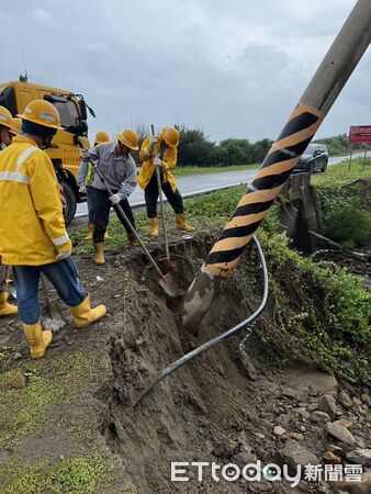 ▲屏東台電搶修電力。（圖／屏東台電區處提供）