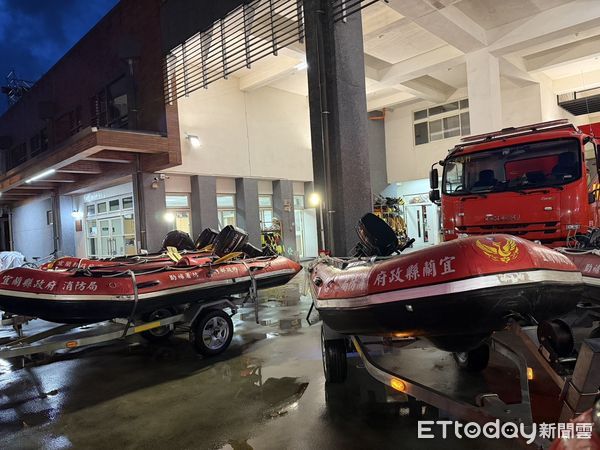 ▲▼花蓮堰塞湖溢流，宜蘭縣派人前往救援。（圖／記者游芳男翻攝）