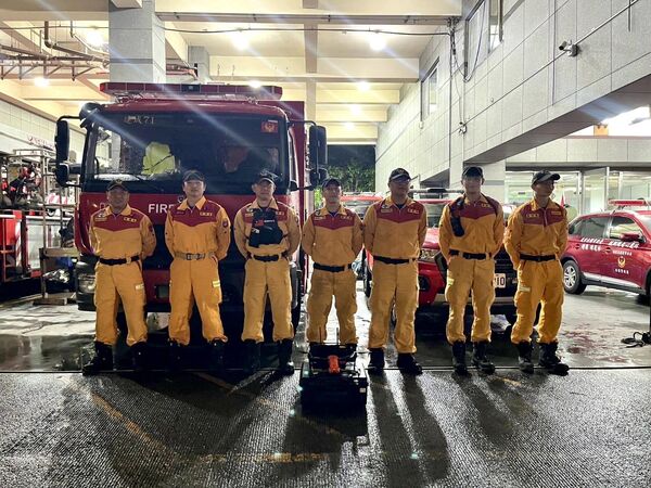 ▲臺北市先遣搜救隊傍晚出發花蓮救災。（圖／蔣萬安臉書）