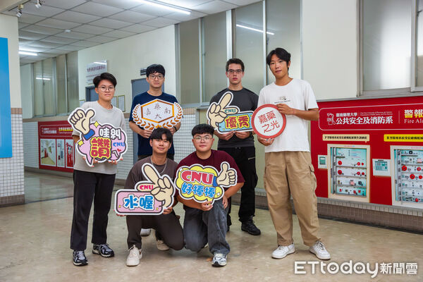 ▲嘉藥公共安全及消防系18名學生通過消防相關國考，展現專業實力。（記者林東良翻攝，下同）
