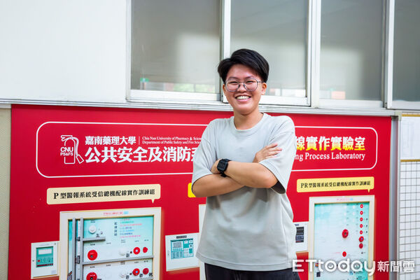 ▲嘉藥公共安全及消防系18名學生通過消防相關國考，展現專業實力。（記者林東良翻攝，下同）