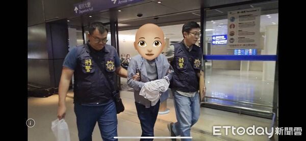 ▲局長甘炎民慰問東港警方查獲馬來西亞籍車手有功人員。（圖／記者陳崑福翻攝）