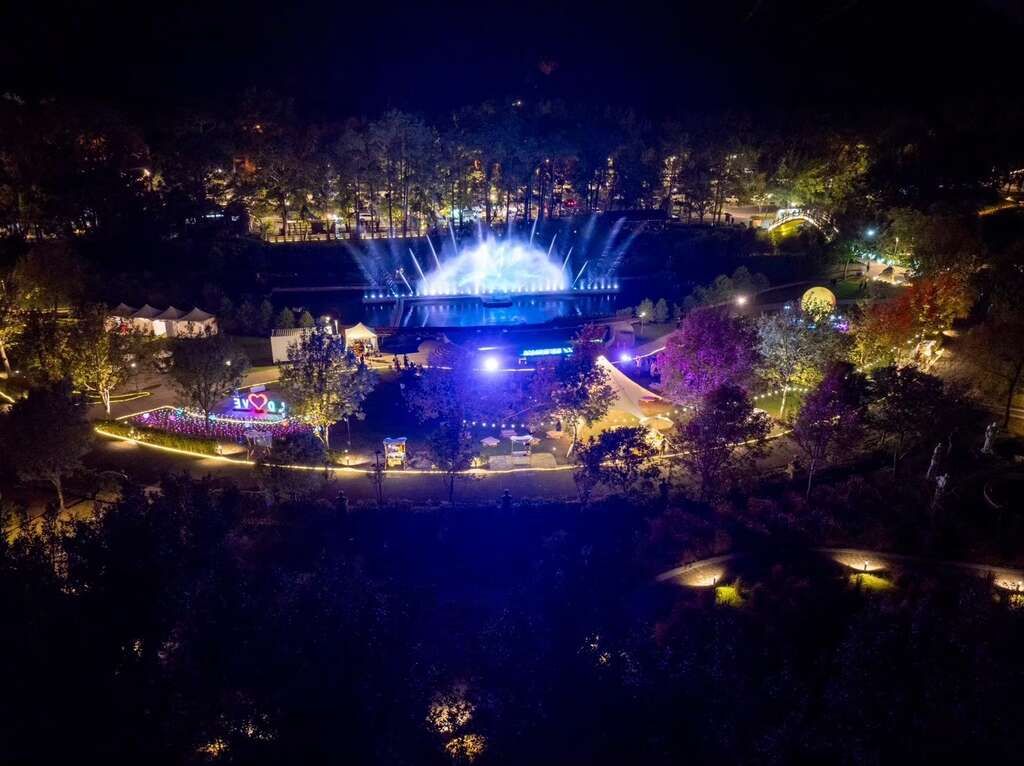 ▲▼桃園,慈湖,秋天,復刻,水舞,民歌,五燈獎,露天電影,來電五十,市集,光雕。（圖／桃園市政府觀光旅遊局提供）