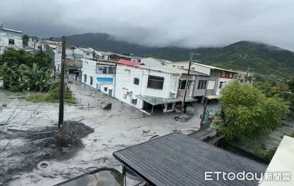 ▲▼馬太鞍溪堰塞湖溢流重創花蓮縣光復鄉，社工視角。（圖／記者王兆麟翻攝）