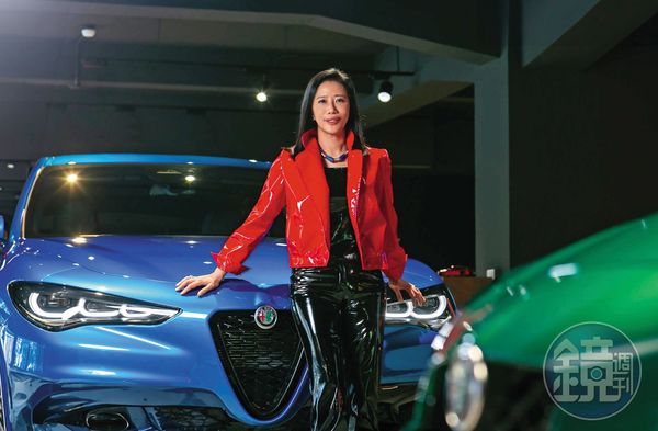 尚騰汽車集團董事長高易誼手中擁有10大汽車品牌的經銷代理權，已晉升成為進口車女王。