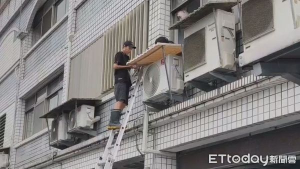 ▲▼ 太巴塱部落的幾位青年今日前往光復鄉提供食物給災民 。（圖／記者陳煥丞攝）