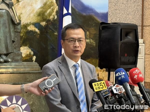 ▲國民黨立委羅智強受訪。（圖／記者鄭佩玟攝）