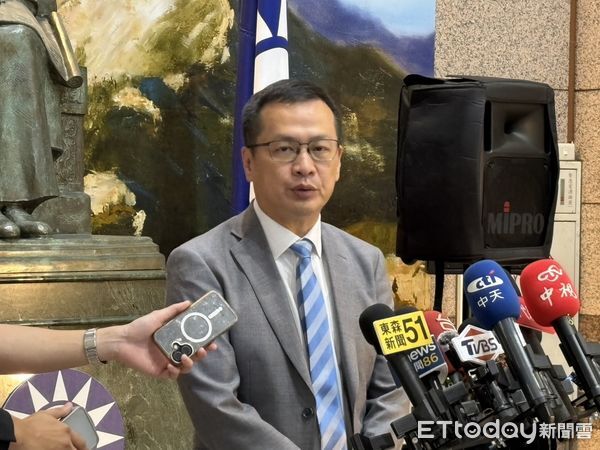 ▲▼國民黨立委羅智強受訪。（圖／記者鄭佩玟攝）