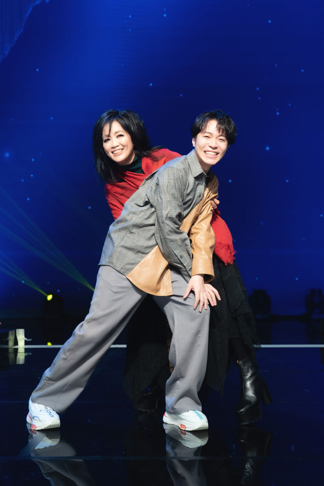 ▲▼吳青峰、齊豫〈一念之間－在空中〉。（圖／哈里坤的狂歡提供）