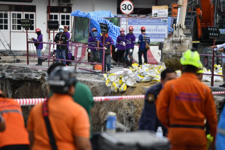 ▲▼曼谷天坑。（圖／翻攝自mgr　online）