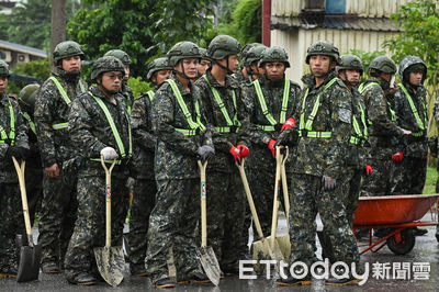 堰塞湖溢流花蓮災情慘重　顧立雄允國軍進民宅協助清運