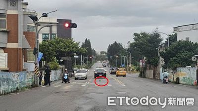 過馬路遭酒駕撞飛!行人「眼鏡、鞋子」散落路面 搶救無效亡