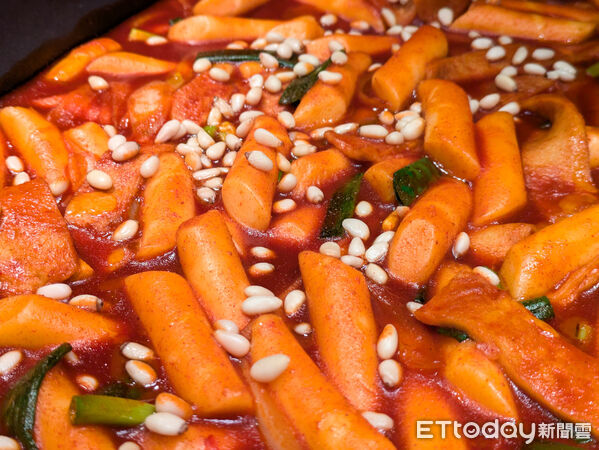 ▲十二廚韓國美食節登場。（圖／記者黃士原攝）