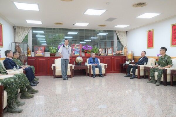 ▲桃園市議會秋節勞軍