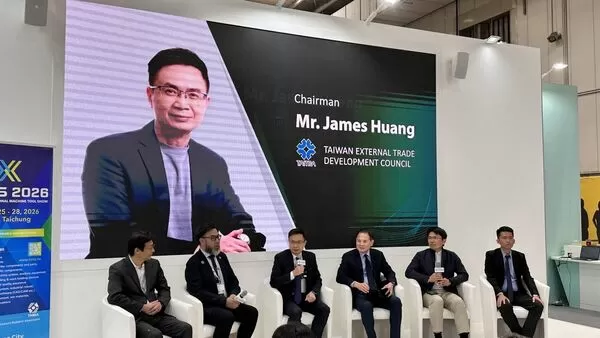 ▲貿協董事長黃志芳主持的CEO對話，機械及工具機公會理事長等都參加。（圖／貿協提供）