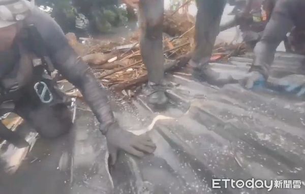 ▲▼馬太鞍溪堰塞湖溢流重創花蓮縣光復鄉，6歲童找到了。（圖／記者陳崑福翻攝）