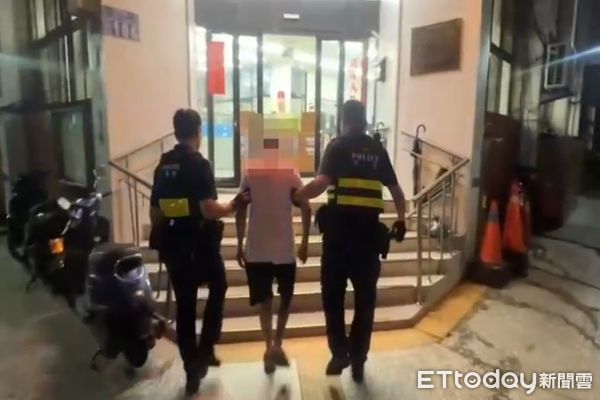 ▲台中三信公園發生砍人案，1男肩部中刀送醫。（圖／記者許權毅翻攝）