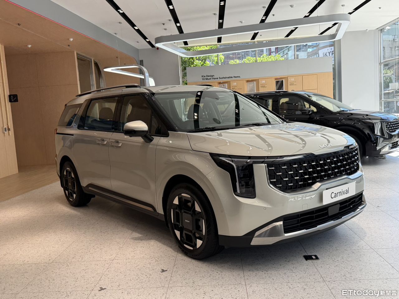 ▲Kia Carnival。圖／記者徐煜展攝）