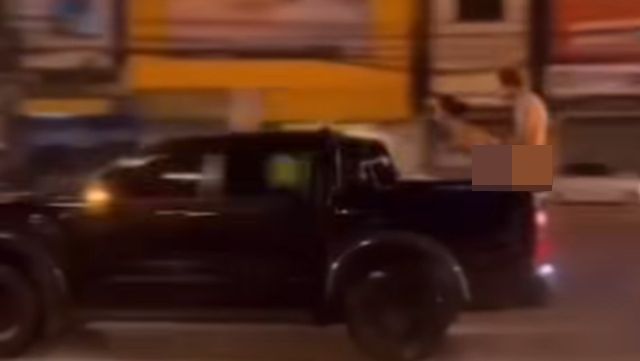 ▲▼飛車活春宮！　男女站在後車斗「全裸開啪」超激烈。（圖／翻攝臉書）