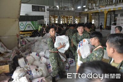 花蓮市公所馳援光復！水車、山貓全出動　滿載生活物資急奔災區