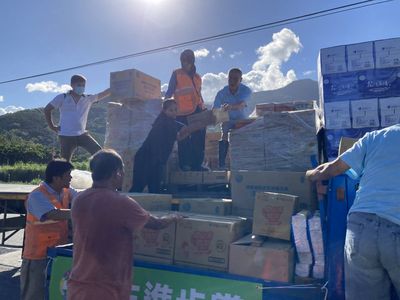 民進黨志工隊赴花蓮救災　運補棉被、水大批物資進災區