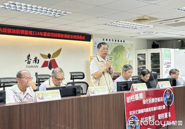 ▲內政部消防署赴台南市消防局訪視，實地了解義消與志工防救災能量。（記者林東良翻攝，下同）