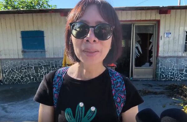 ▲黃婦女兒哽咽希望媽媽加油，也要保佑救難人員平安。（圖／地方中心翻攝）