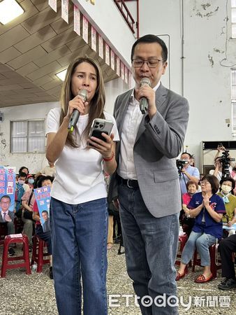 ▲台南藍營支持者於新營集會，約400人齊聚力挺羅智強競選國民黨主席。（記者林東良翻攝，下同）
