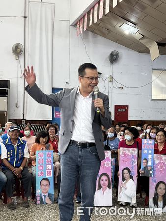 ▲台南藍營支持者於新營集會，約400人齊聚力挺羅智強競選國民黨主席。（記者林東良翻攝，下同）