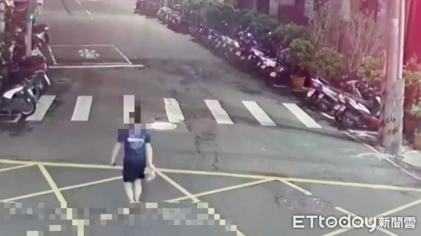 ▲▼三重警方調閱監視器已鎖定犯嫌，警方到場了解情況後安撫男店員情緒             。（圖／記者陳以昇翻攝）